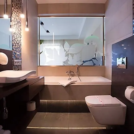 Hotel Kompleks Dabrowka 3*